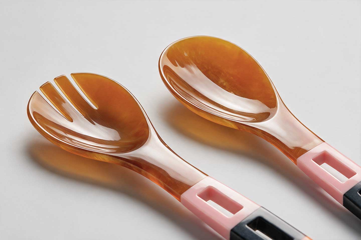 Poppy mod resin salad servers
