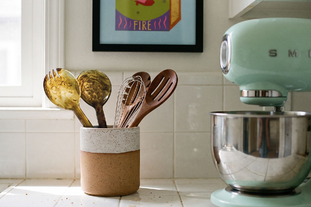 orn-pattern luxury resin salad servers