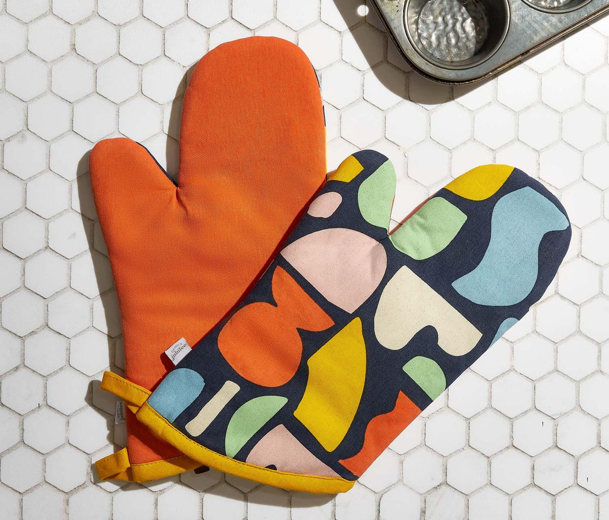 Doodle Cotton Oven Mitts: Danica Studio-Jubilee